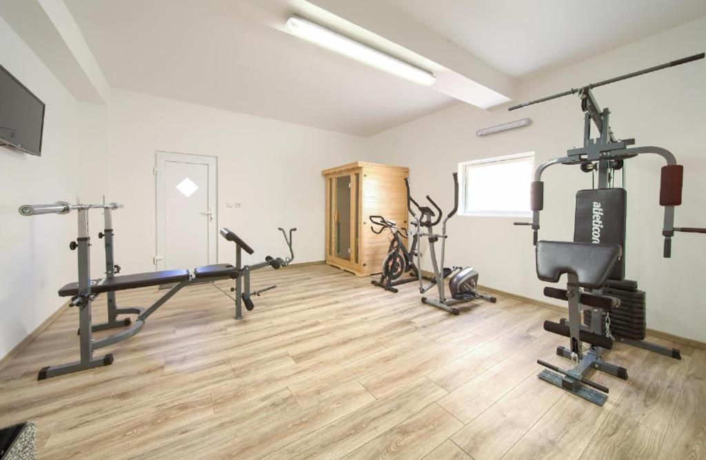 Apartments Braut Krk คิร์ก ภายนอก รูปภาพ