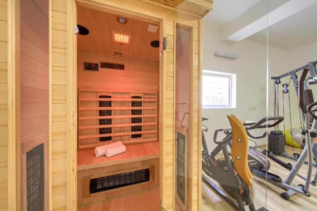 Apartments Braut Krk คิร์ก ภายนอก รูปภาพ