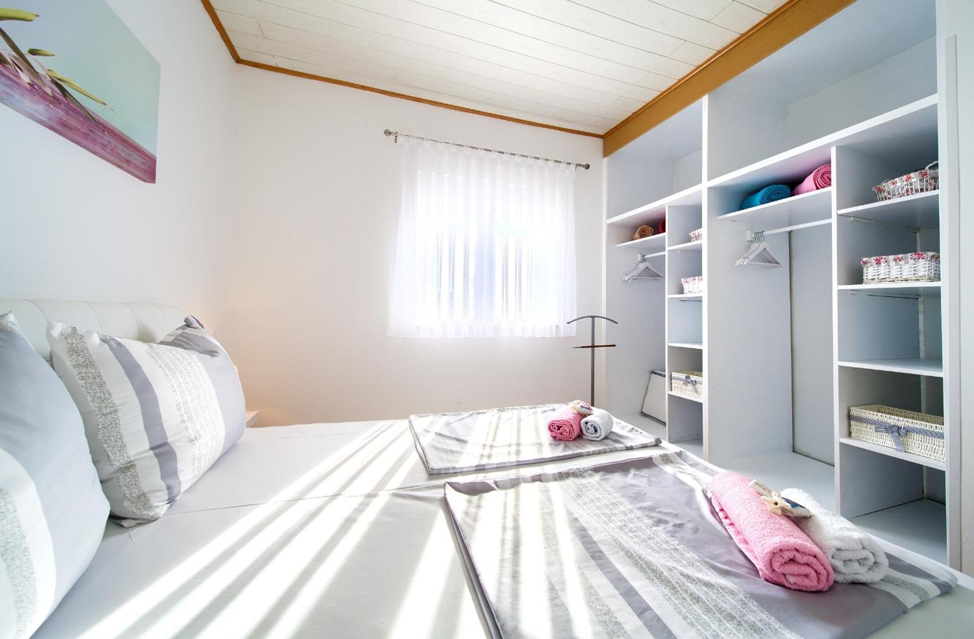 Apartments Braut Krk คิร์ก ภายนอก รูปภาพ