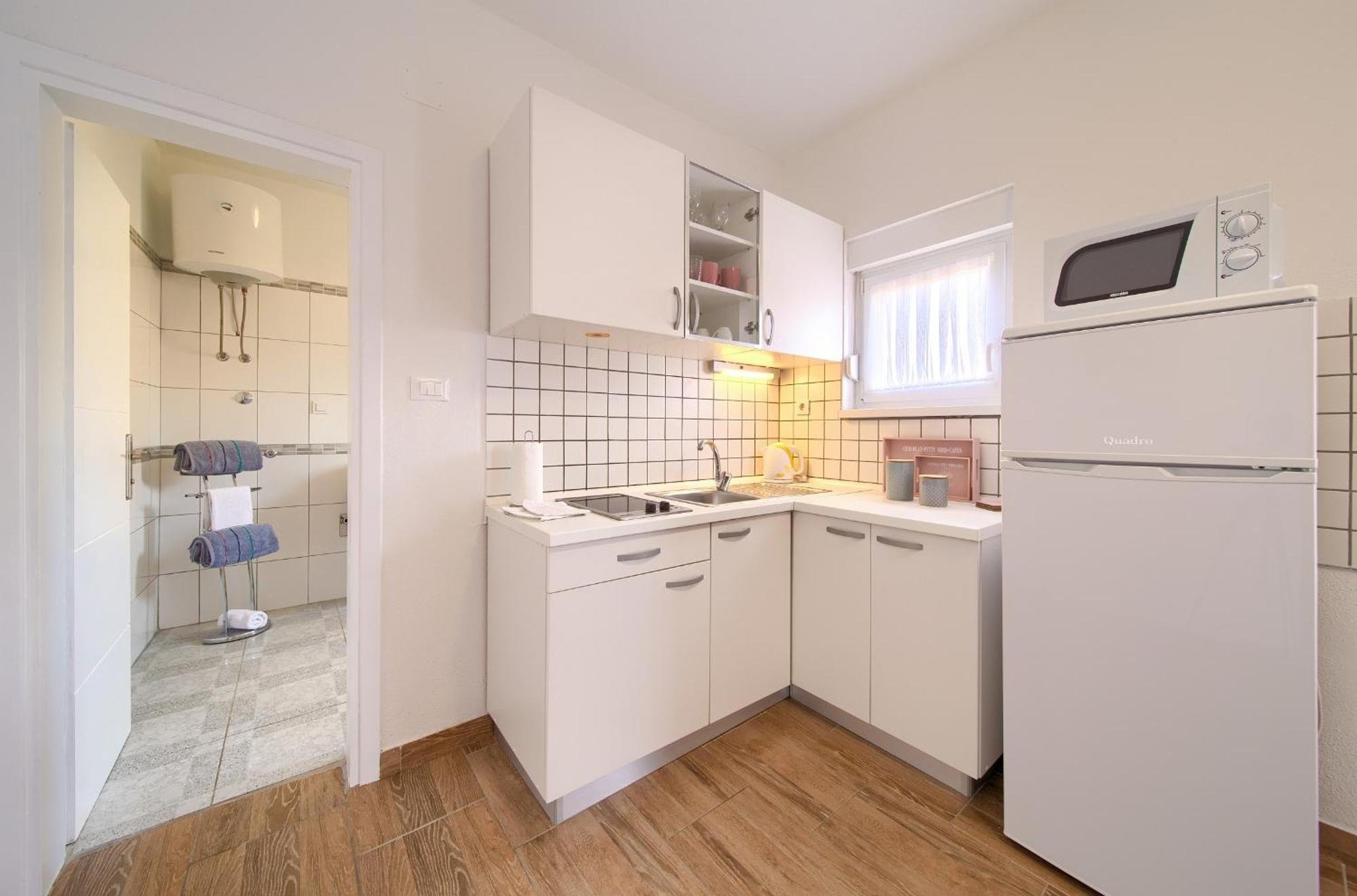 Apartments Braut Krk คิร์ก ภายนอก รูปภาพ
