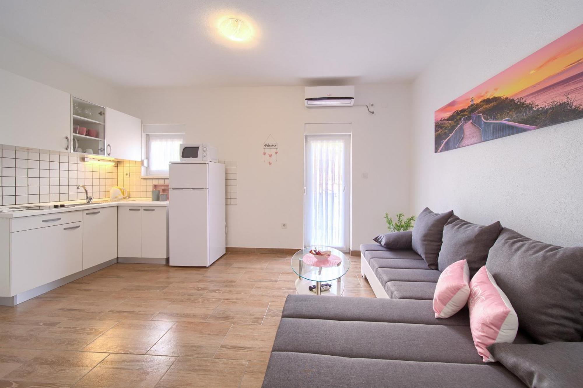 Apartments Braut Krk คิร์ก ภายนอก รูปภาพ