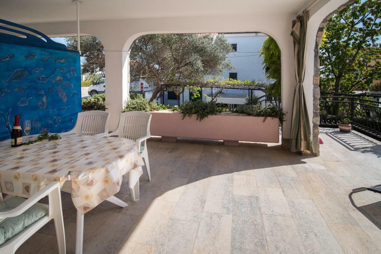 Apartments Braut Krk คิร์ก ภายนอก รูปภาพ