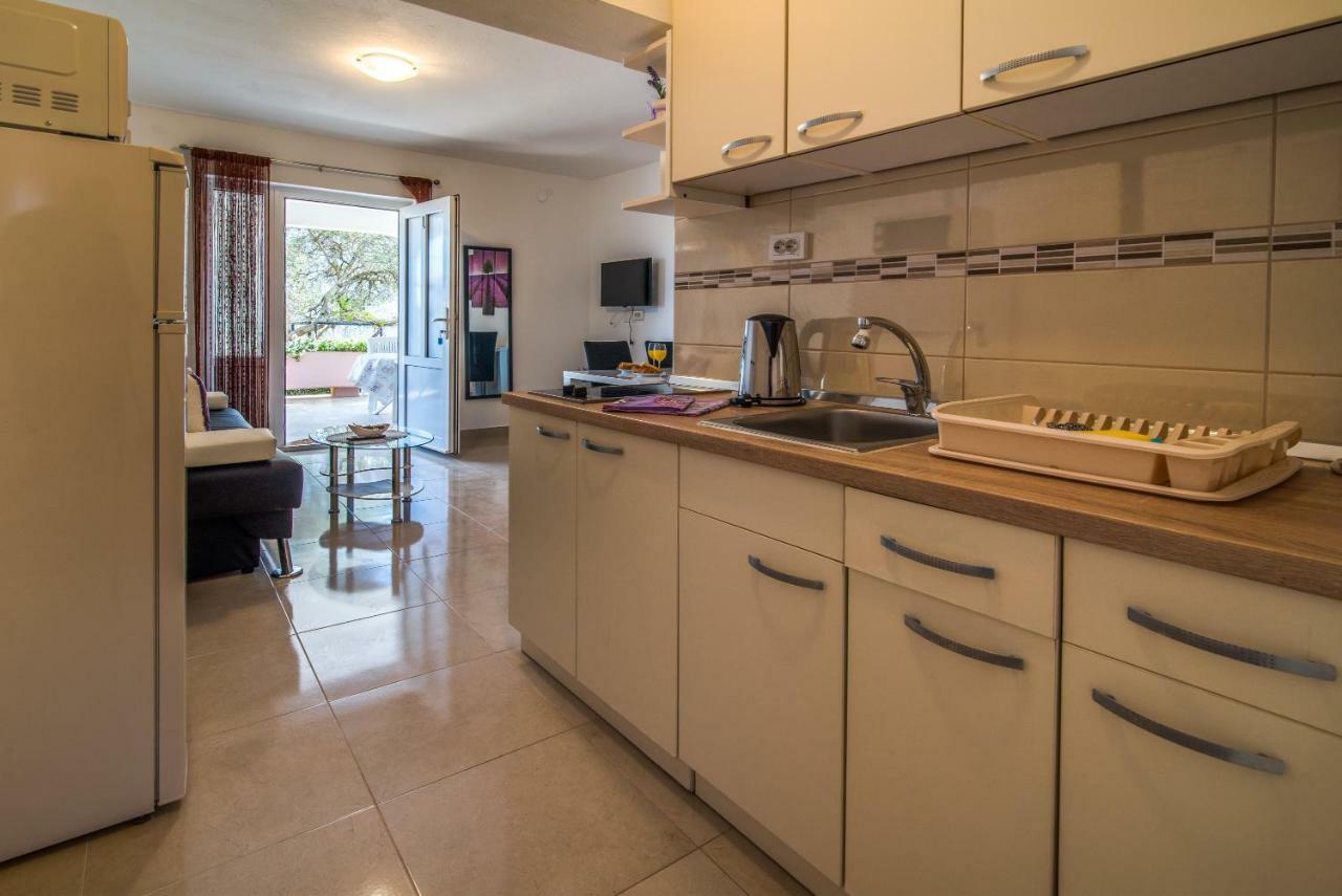 Apartments Braut Krk คิร์ก ภายนอก รูปภาพ