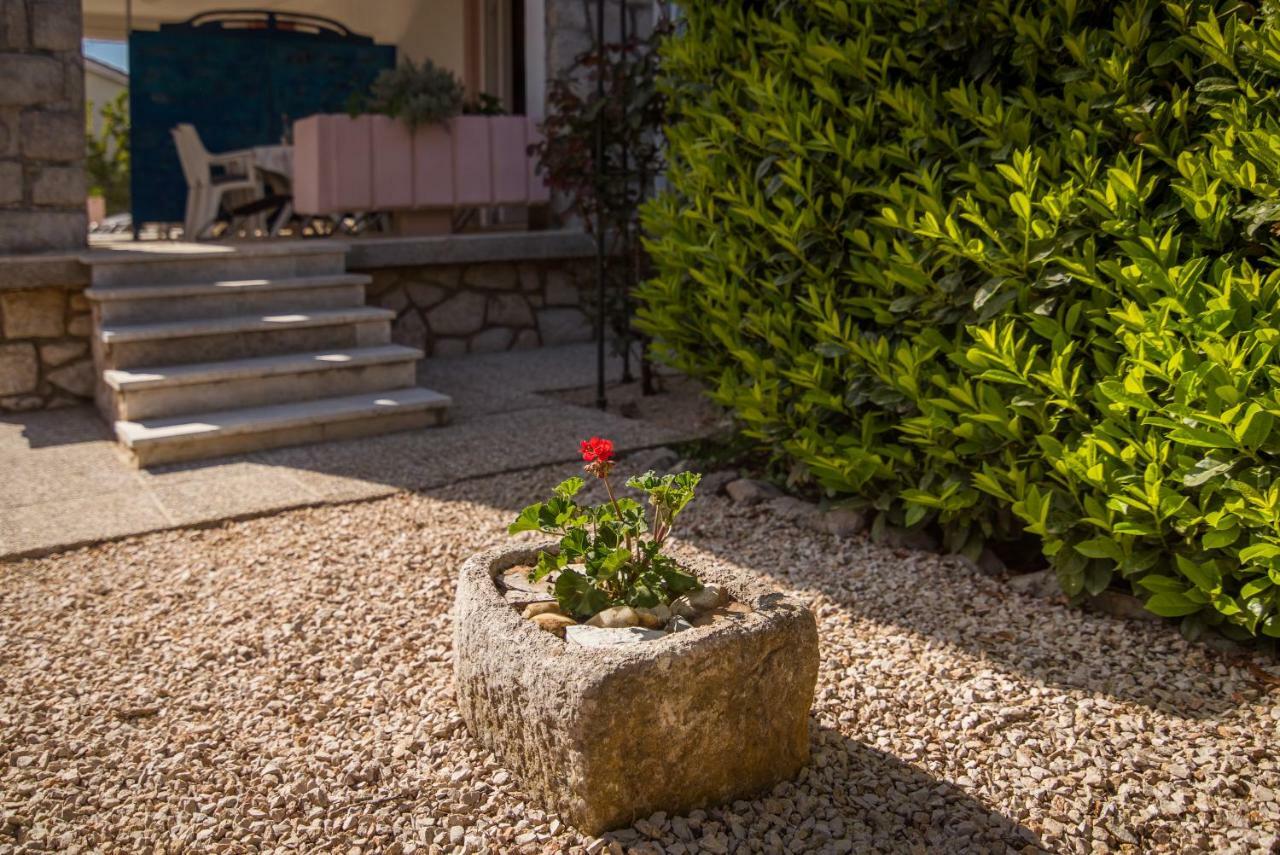 Apartments Braut Krk คิร์ก ภายนอก รูปภาพ