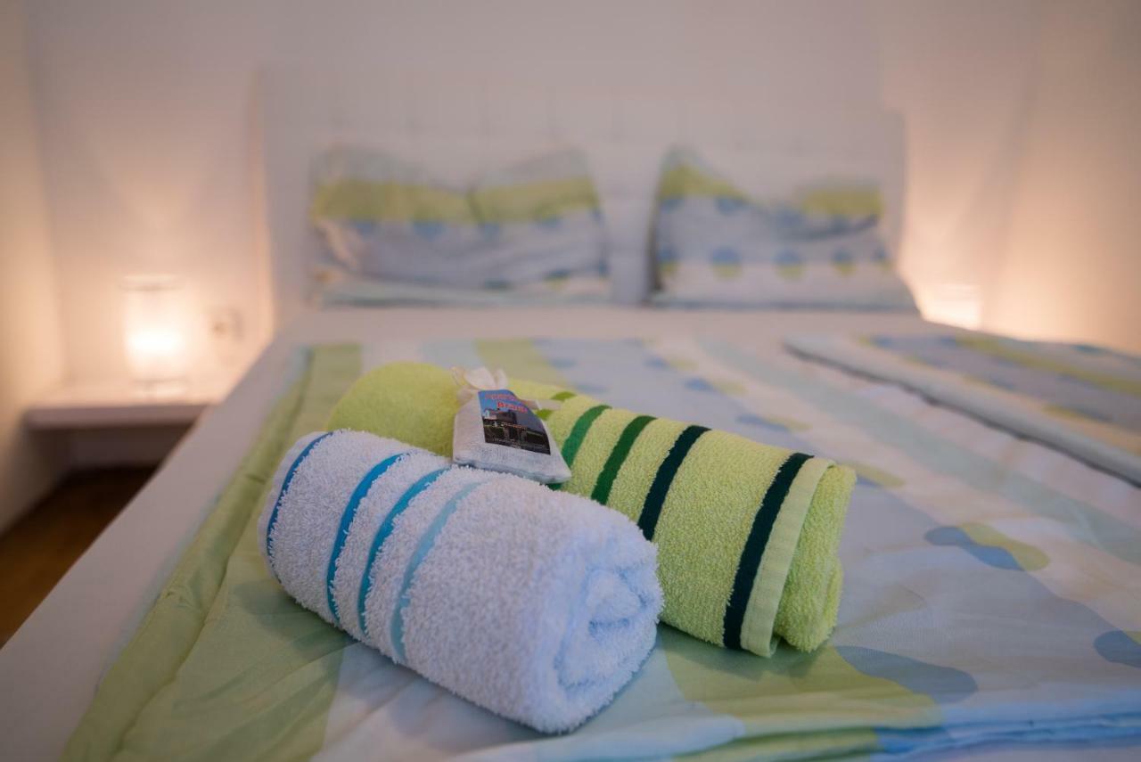 Apartments Braut Krk คิร์ก ภายนอก รูปภาพ
