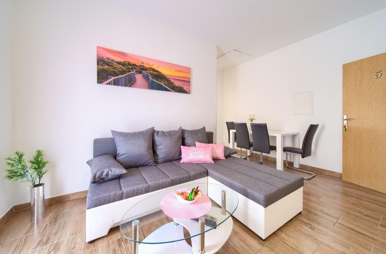 Apartments Braut Krk คิร์ก ภายนอก รูปภาพ